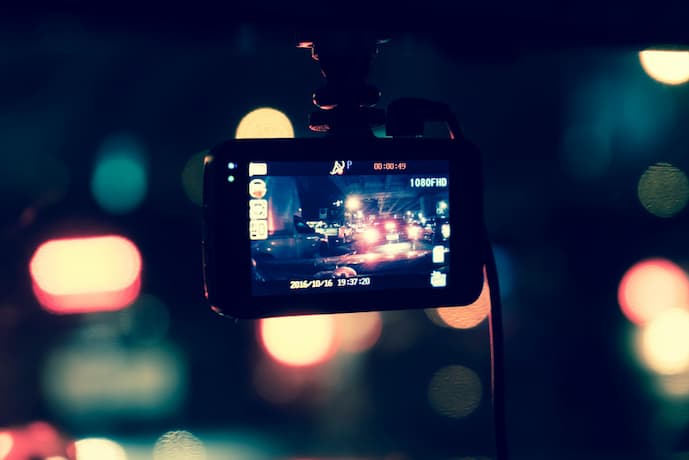 Conheça a câmera para caminhão com visão noturna